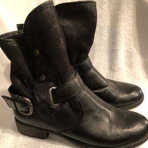 Bear Trap black leather boots